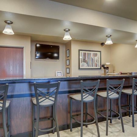 Cobblestone Inn & Suites-Kersey Exteriér fotografie