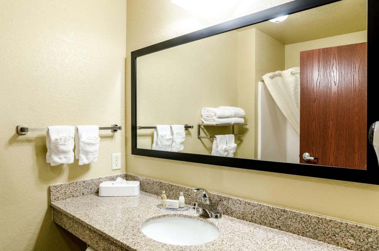 Cobblestone Inn & Suites-Kersey Exteriér fotografie